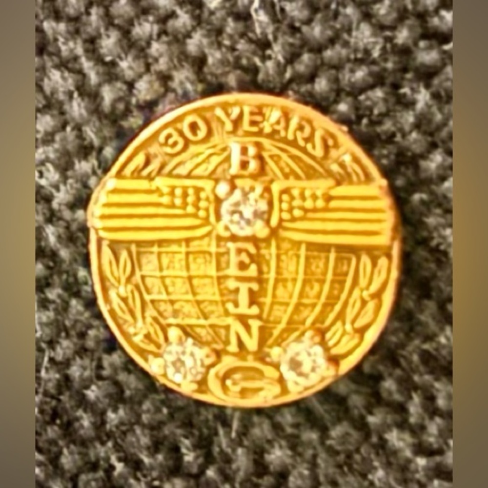 Boeing 30-Year 10k Filled Gold Service Pin With Three 2 Point Diamonds